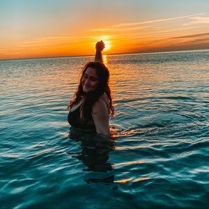 Meet your Posher, Whitney